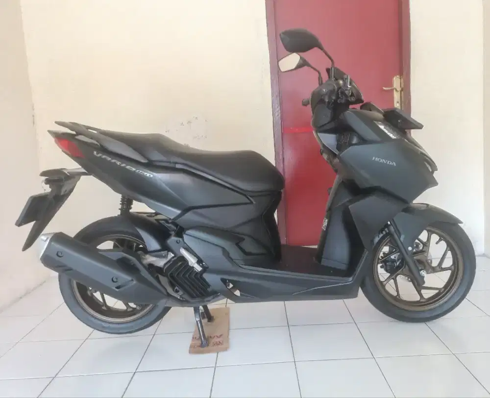 Honda vario 160 CBS tahun 2025 km 4000