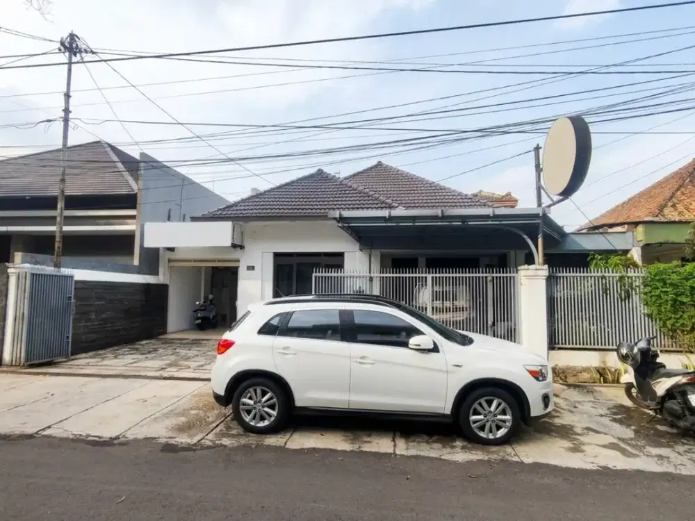 Rumah Terawat Prime Location di Sayap Riau Bandung, Ideal untuk Hunian atau Kantor