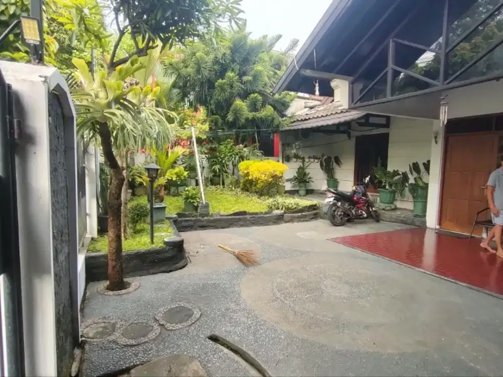 Rumah di Pinggir Jalan Raya Gambiran Umbulharjo Yogyakarta
