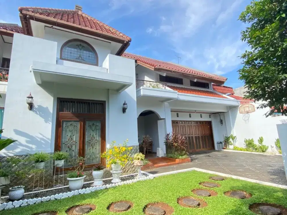 Tropical House at Pancoran, Jakarta Selatan