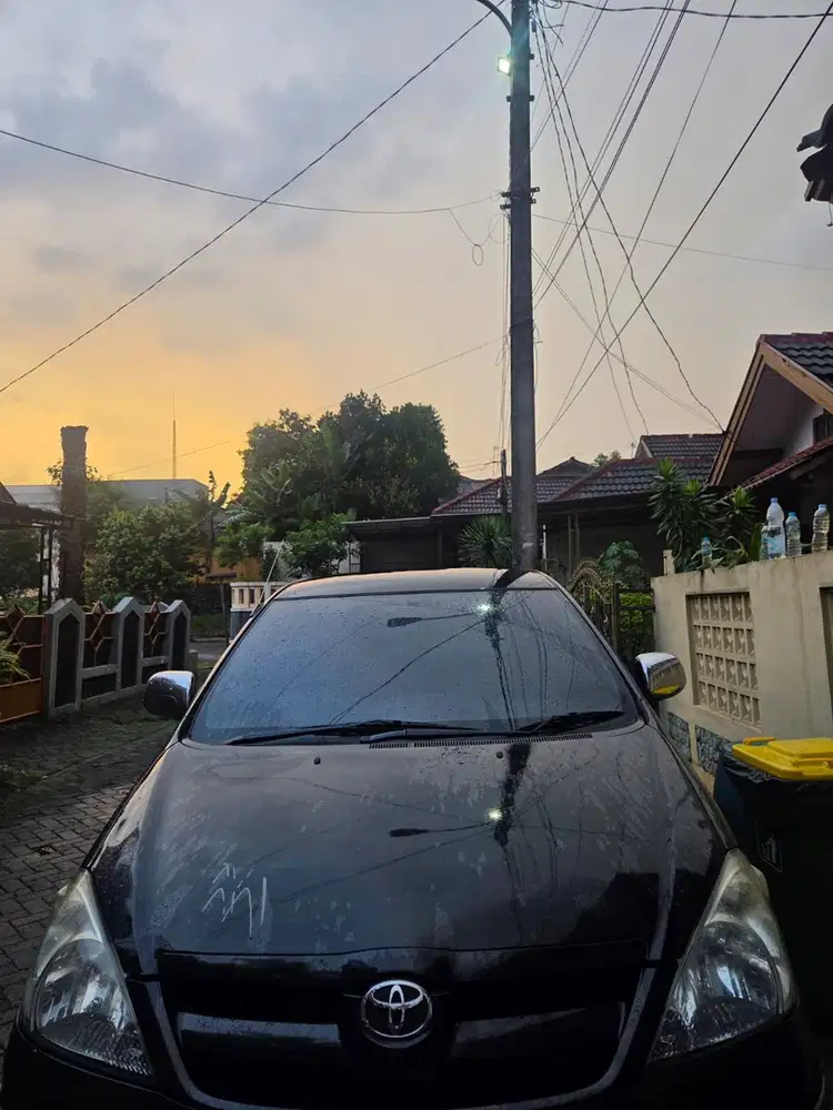Toyota Kijang Innova 2006 Bensin