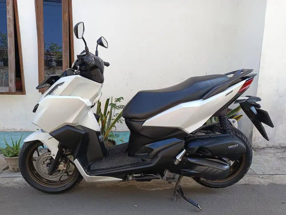 Di jual cepat vario 160 abs 2022 lengkap bagus