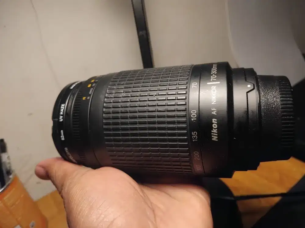 JUAL LENSA TELE NIKON 70-300