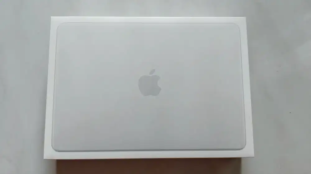 MACBOOK Neo 256 Gb SILVER Garansi Resmi
