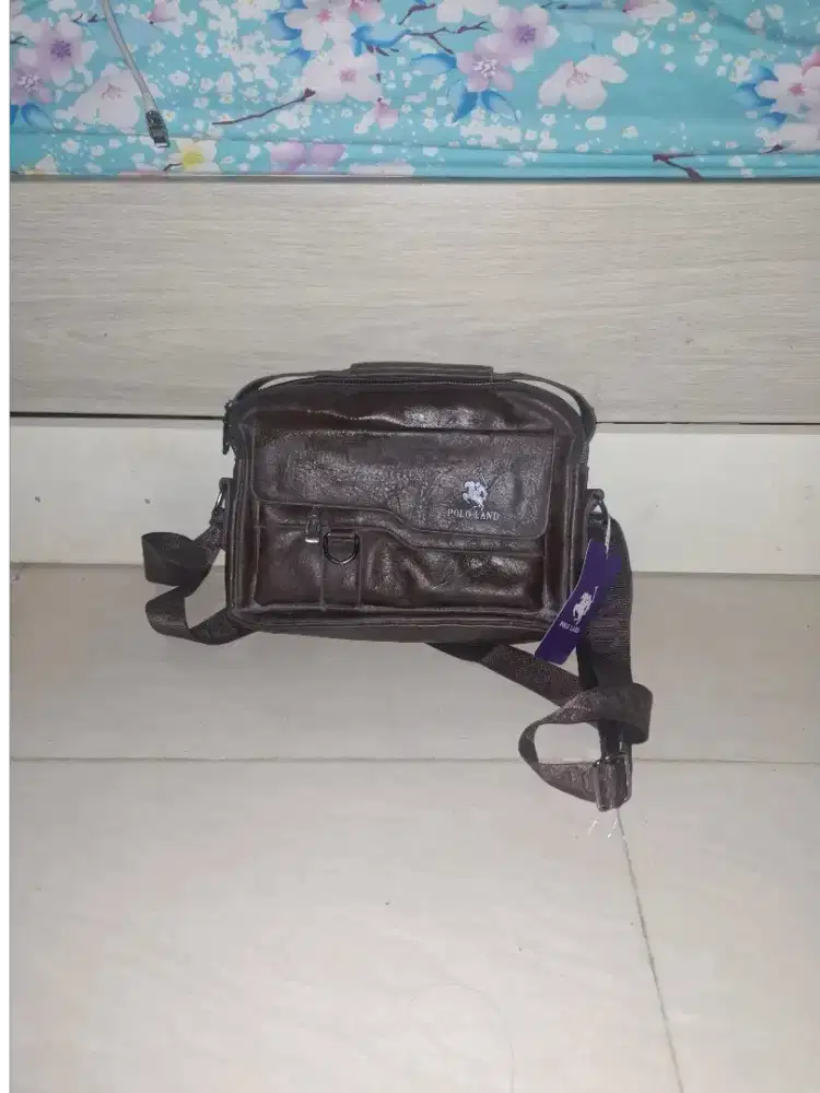 Tas cowok (masih berlabel)