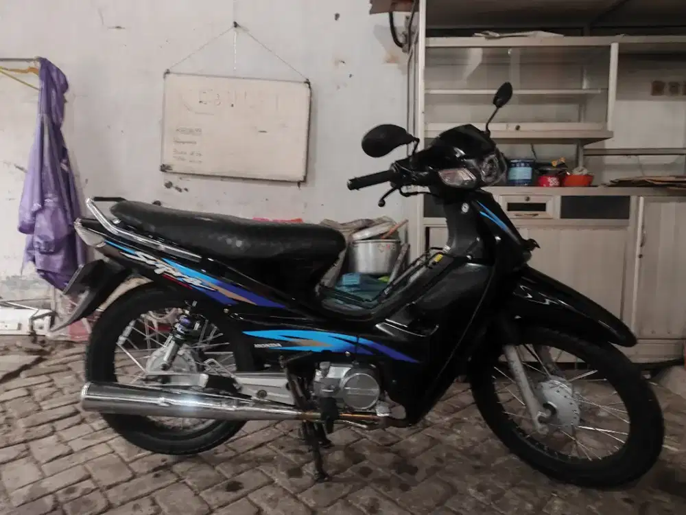 Honda Supra lama