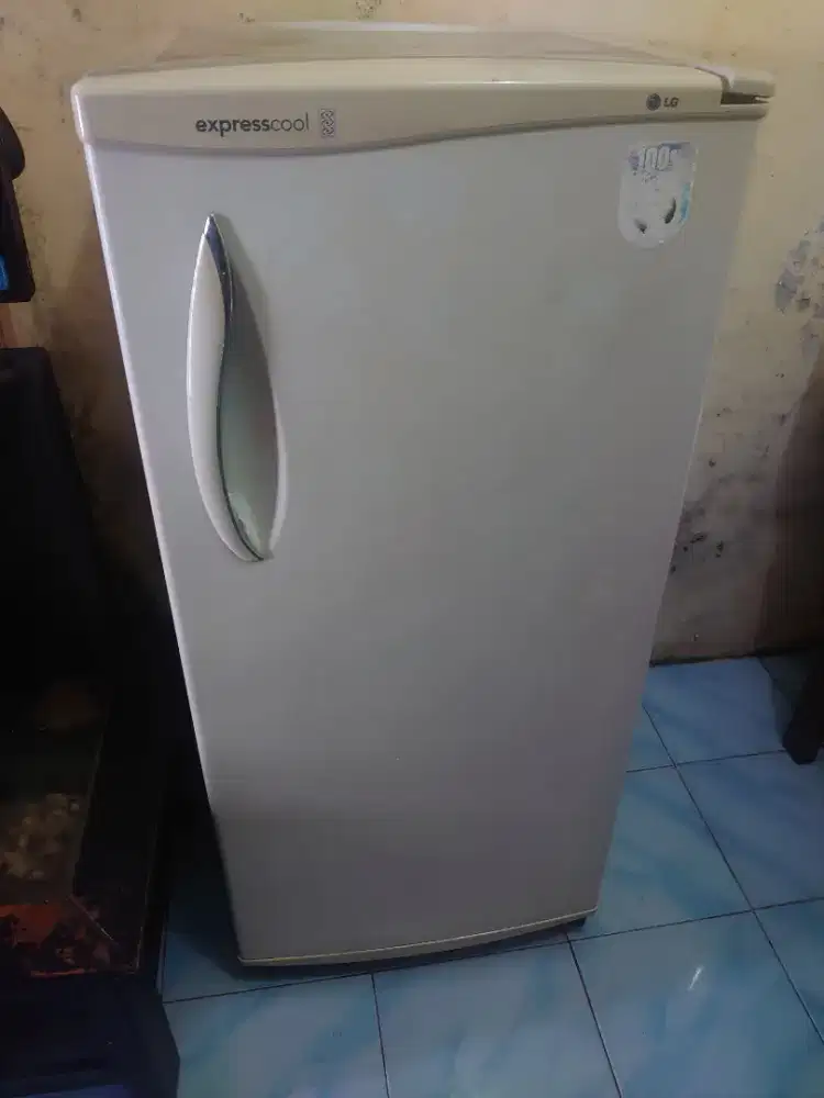 Kulkas merk LG dingin