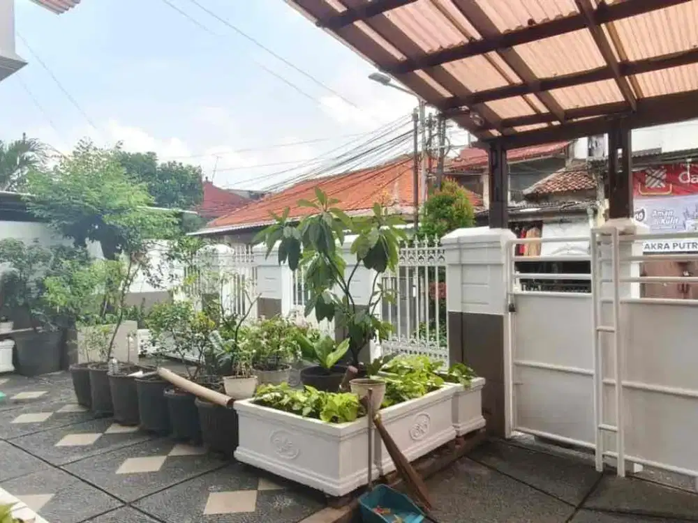 Rumah Siap Huni di Dukuh Raya Kebayoran Lama Jakarta Selatan