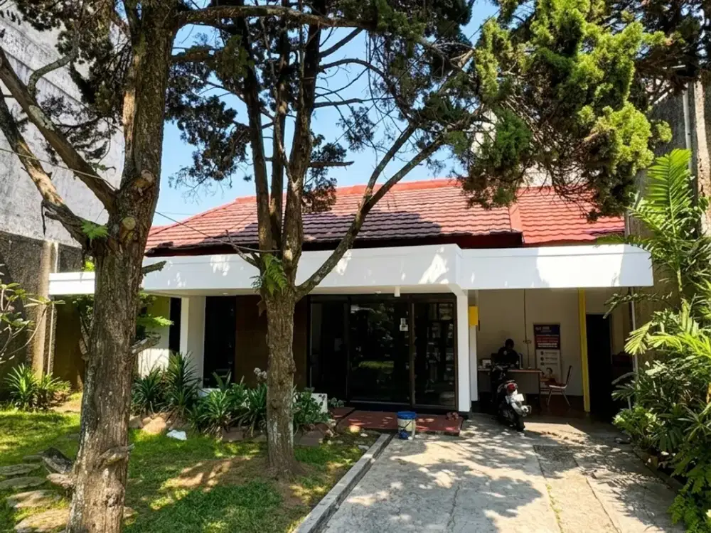 Investasi Terbaik! Rumah Terawat Mainroad Setiabudi, Sangat Potensial untuk Kantor/Usaha