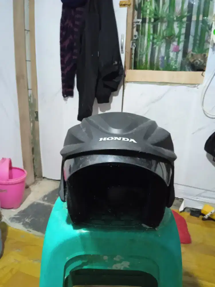 Jual helm Honda minus pemakaian