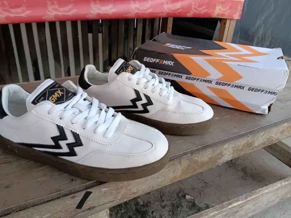 DI JUAL SEPATU GEOFF MAX DEXTER AUTH WHITE GUM
