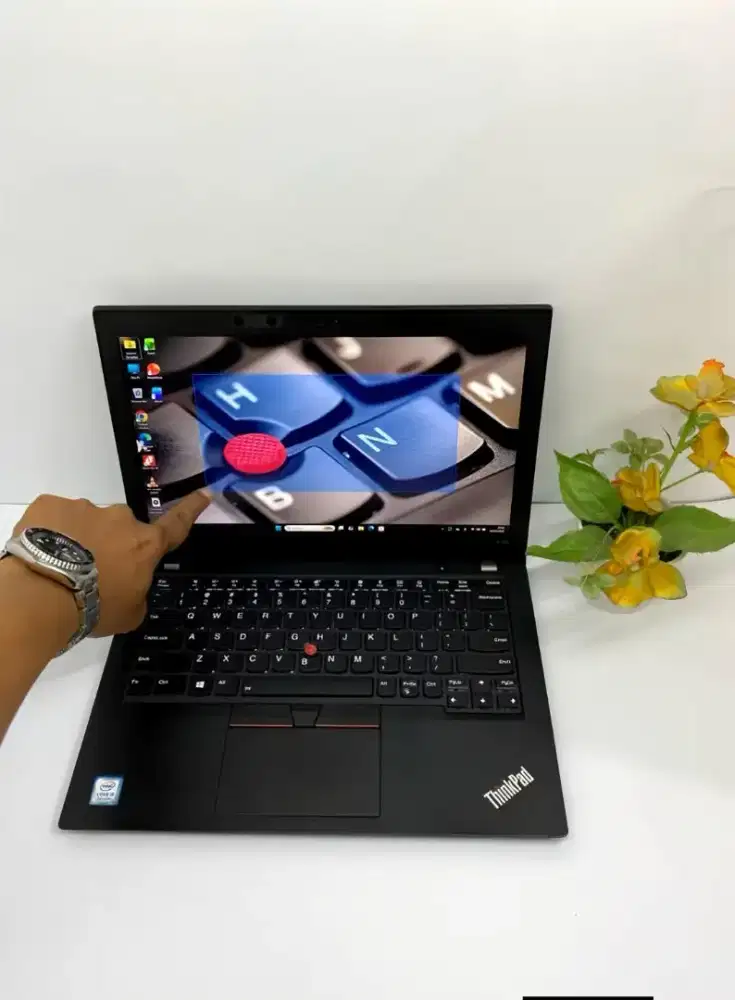 Promo Lenovo ThinkPad X280 Touchscreen — Slim, Elegan&Super Responsif