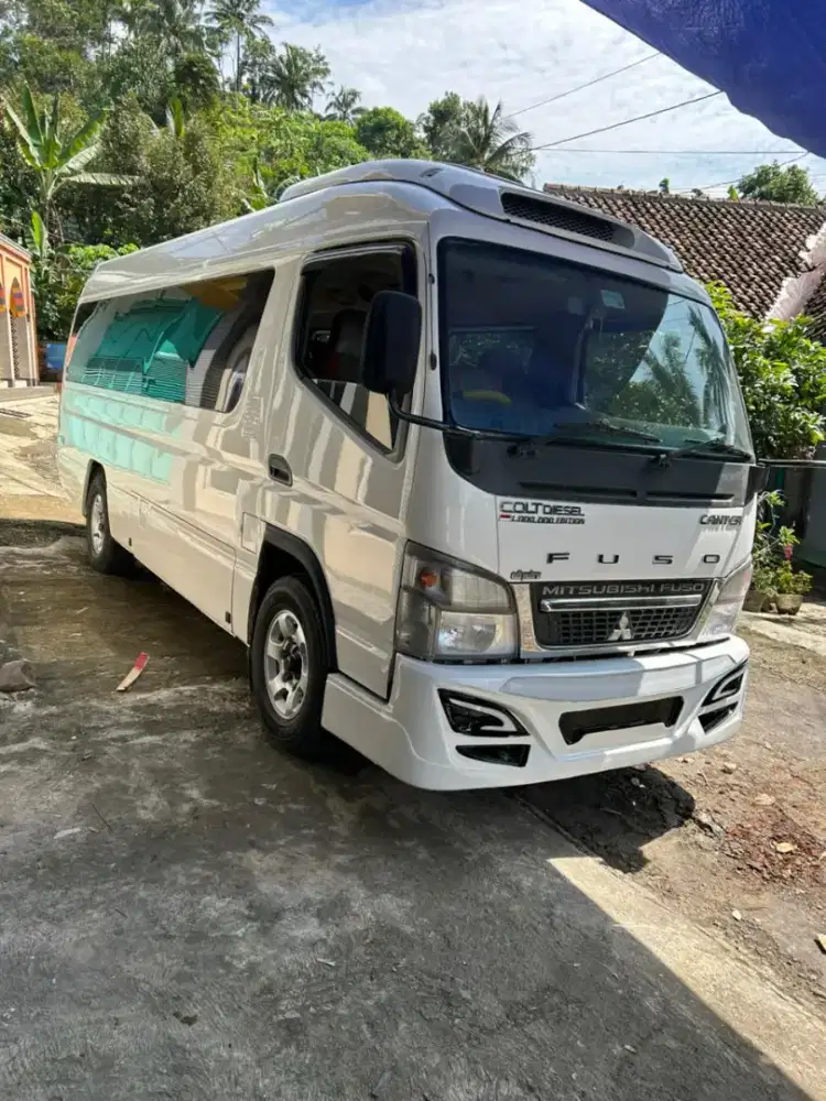 Mitsubishi FE71 long minibus th 2017