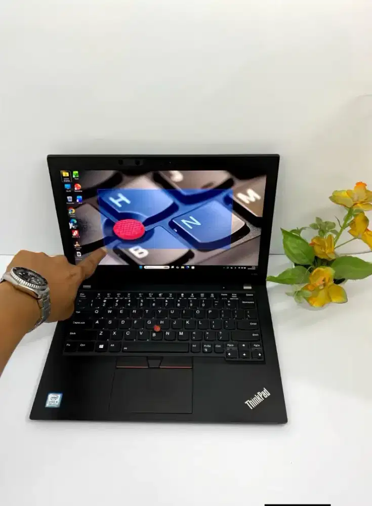 Lenovo ThinkPad X280 Touch – Laptop Premium Ringkas & Super Responsif!