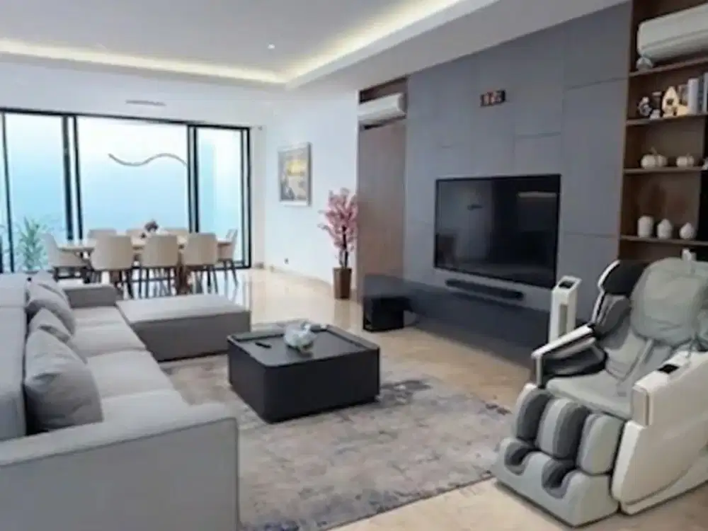 Dijual Rumah Full Furnished ada Swimpool dan Kolam Ikan Koi di BSD
