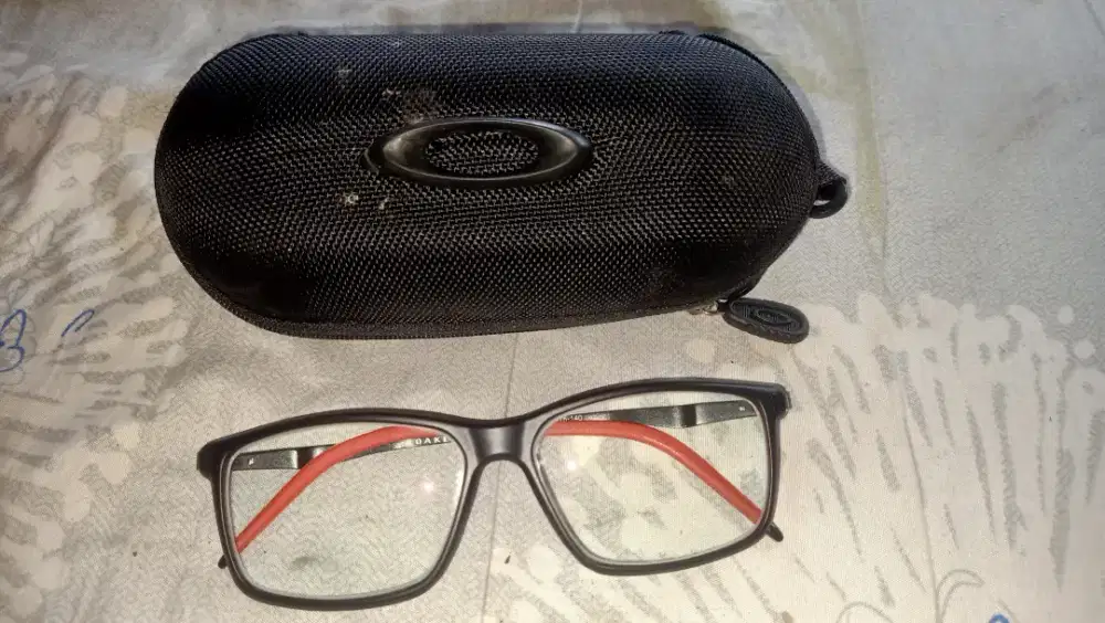 Kacamata Oakley sunglasses