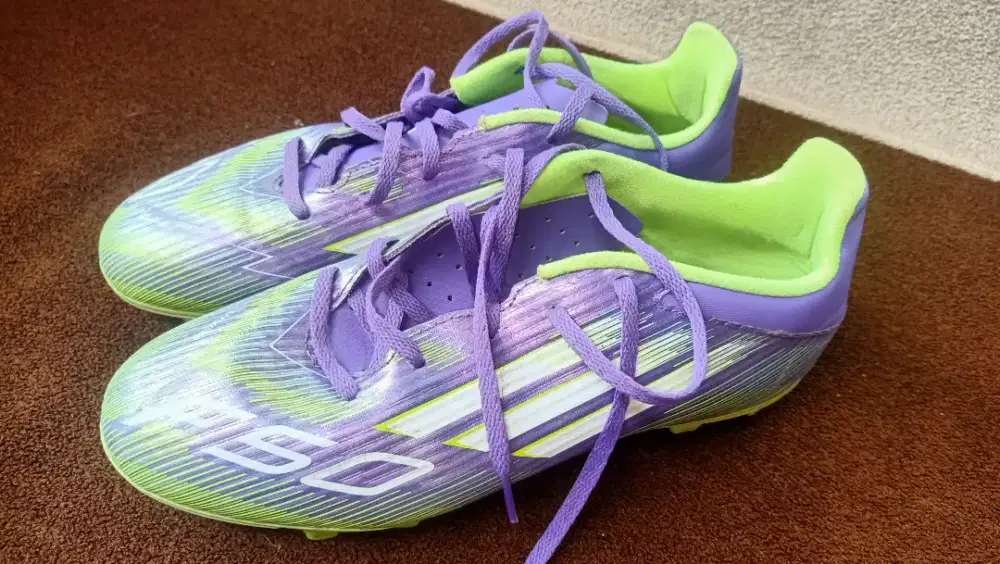 Sepatu bola Adidas F50 size 42