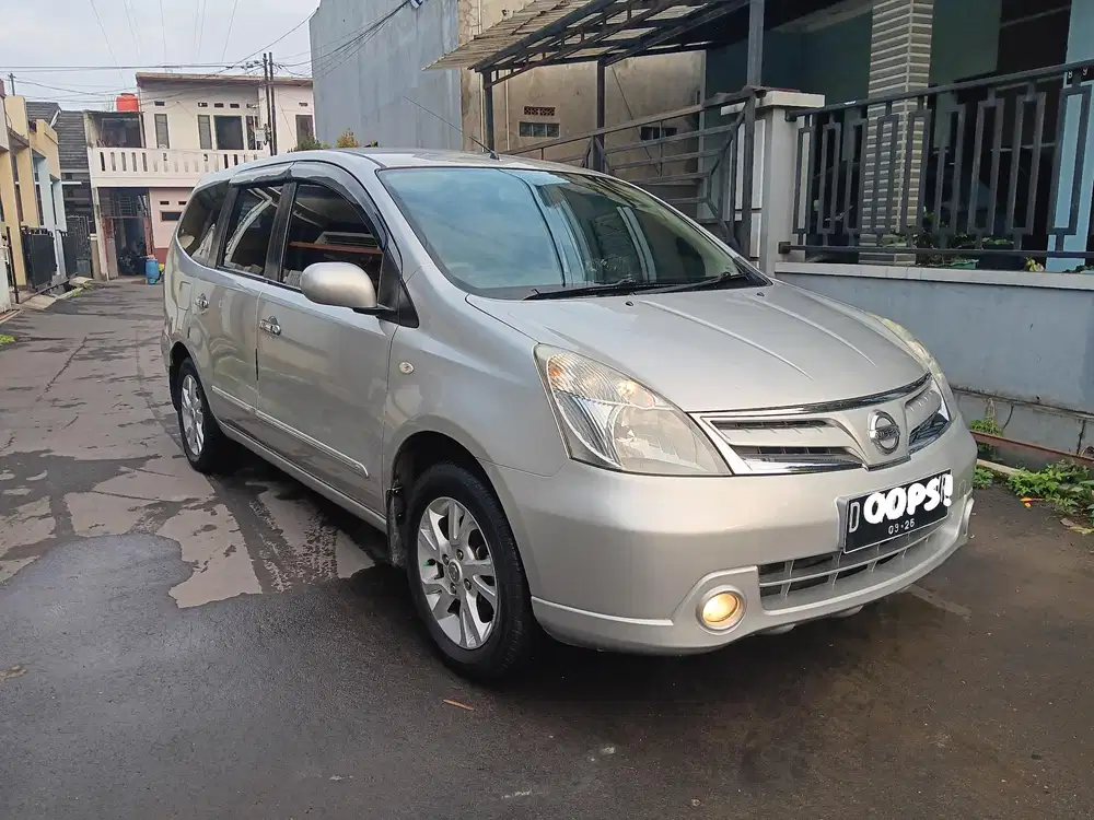 Nissan Livina 2011 Bensin