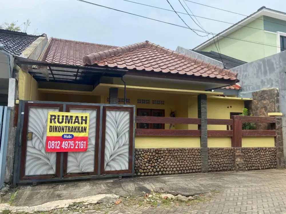 Rumah Kontrak 3KT Rungkut Surabaya - Parkir Mobil, SHM