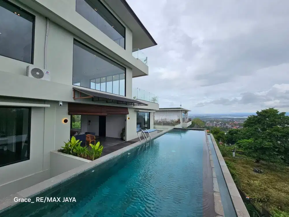 Luxury Villa with Stunning Ocean and Hill View For Rent in Ungasan