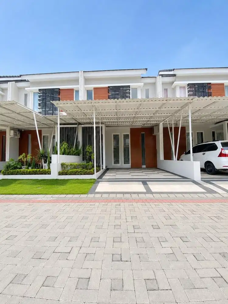 DIJUAL RUMAH 2 LANTAI SIAP HUNI TANPA PERANTARA . TENGAH KOTA SIDOARJO