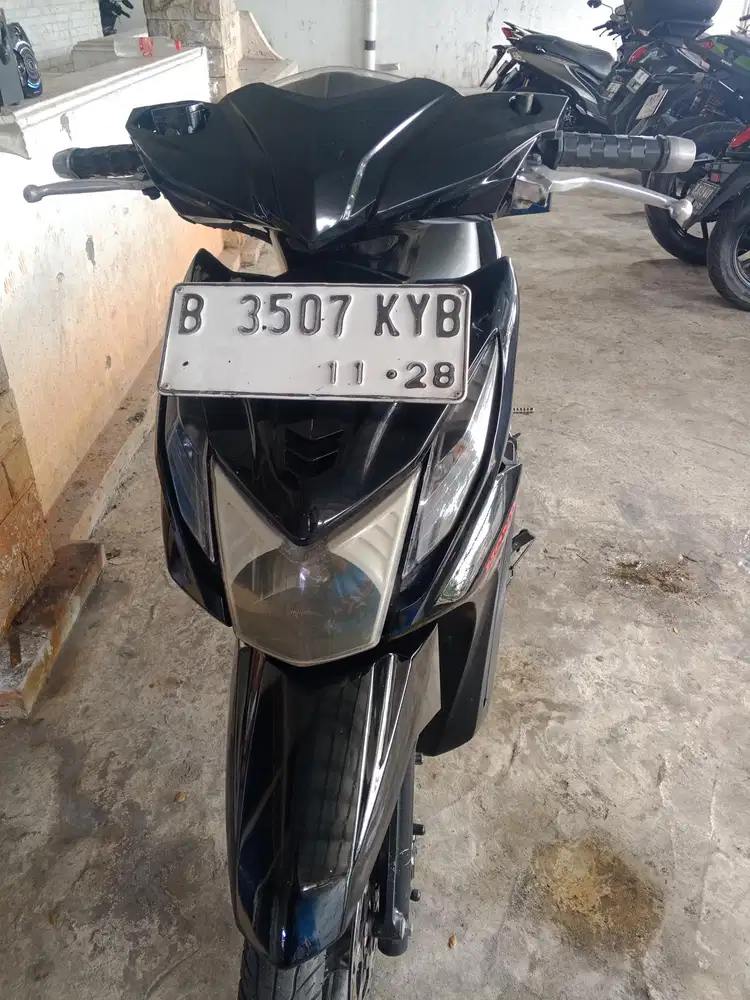 (B) Honda Beat FI Tahun 2015