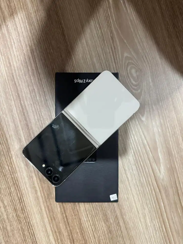 Samsung flip 5 8gb/256