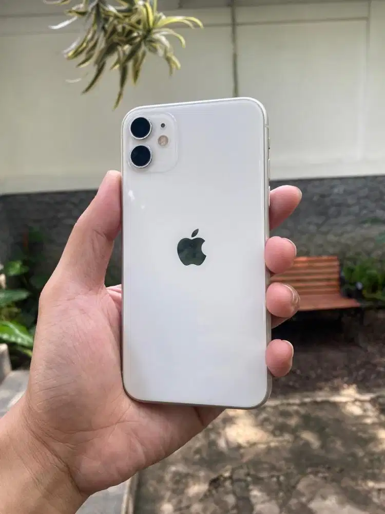 Jual cepat iPhone 11 128GB putih all operator