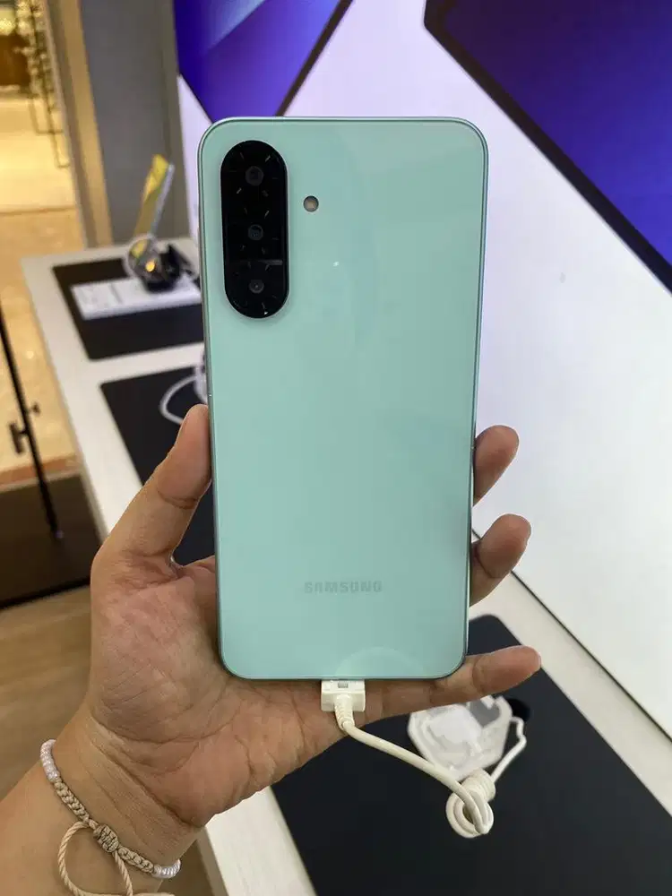 SAMSUNG A26 FREE ADAPTOR