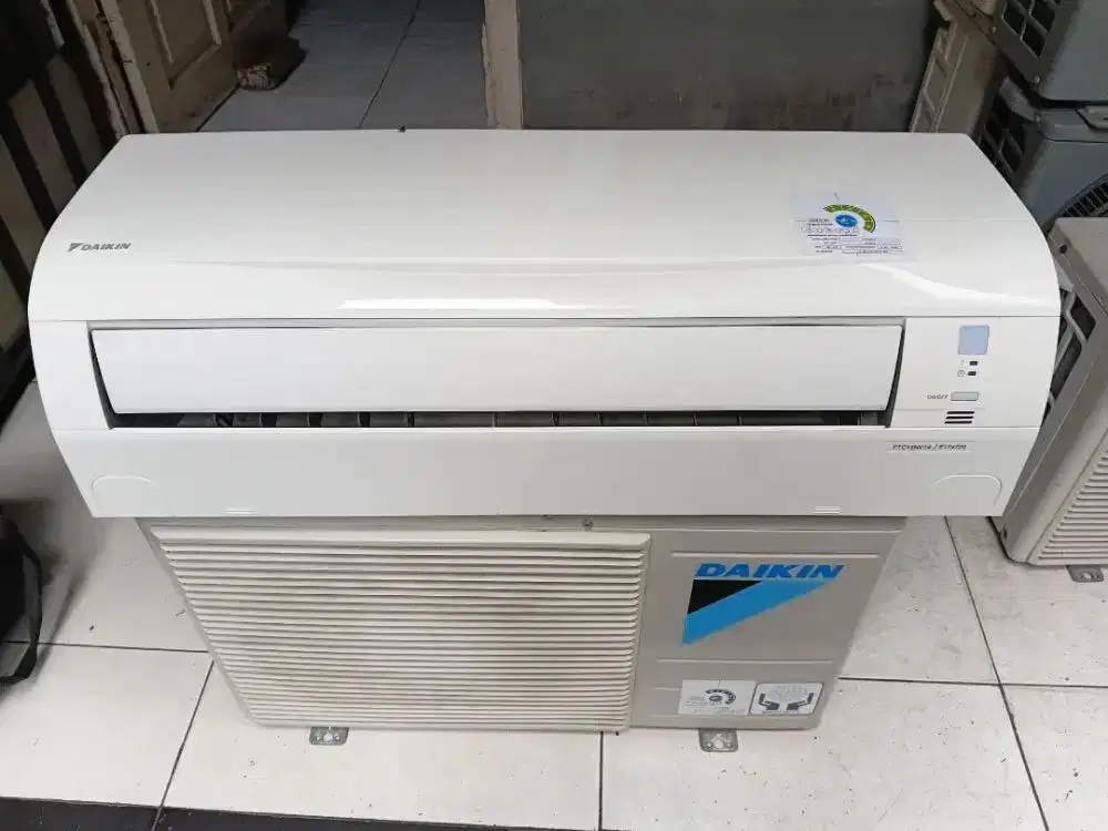 Ac daikin 1/2 pk Thailand terbaru