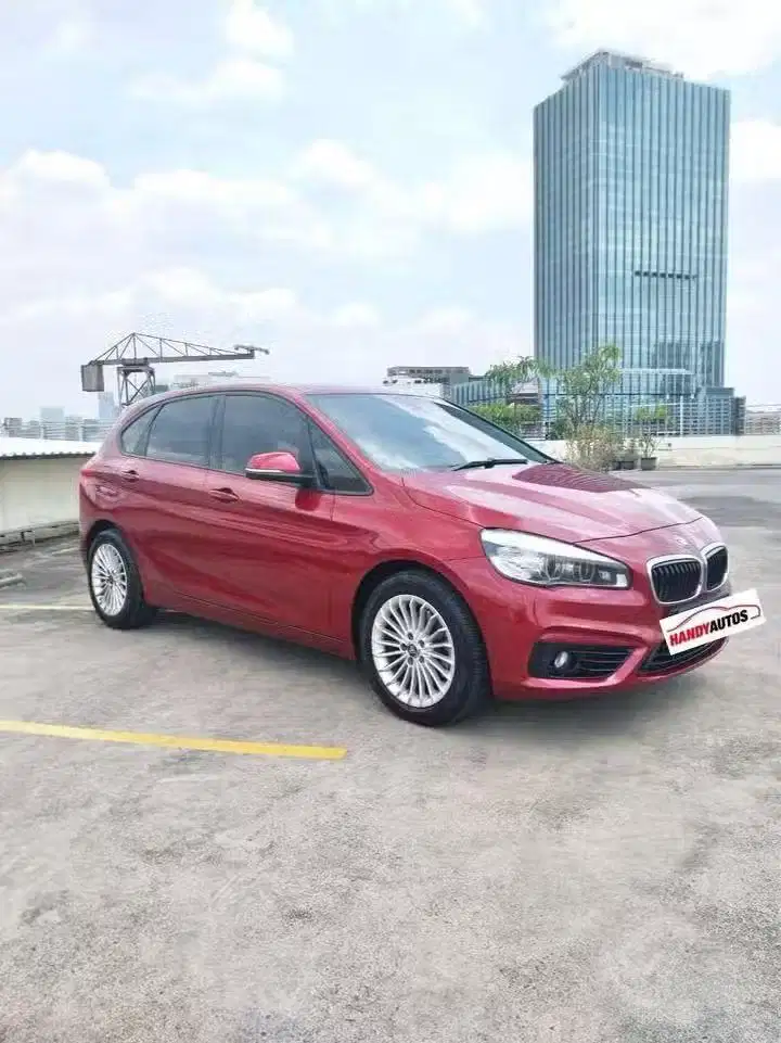 BMW 218i Tahun 2015 Automatic Merah Metalik