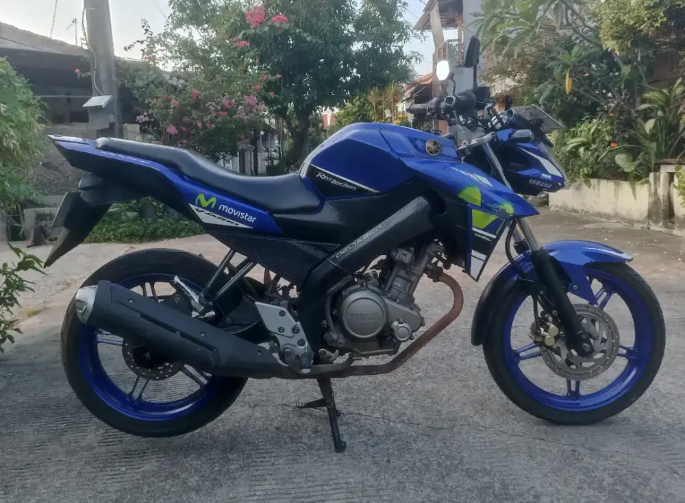 Yamaha vixion tahun 2015 atas nama sendiri plat Bekasi kota