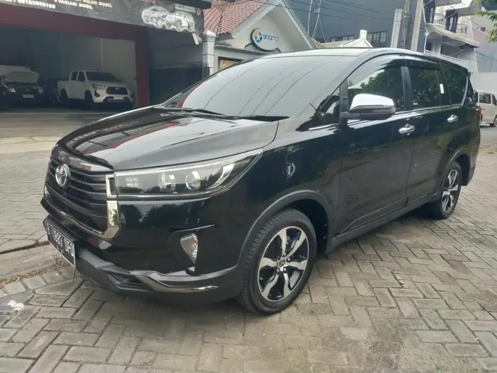 Toyota Innova Venturer 2.4 AT 2022 Tgn1 Km 50rb Cat Ori Istimewa
