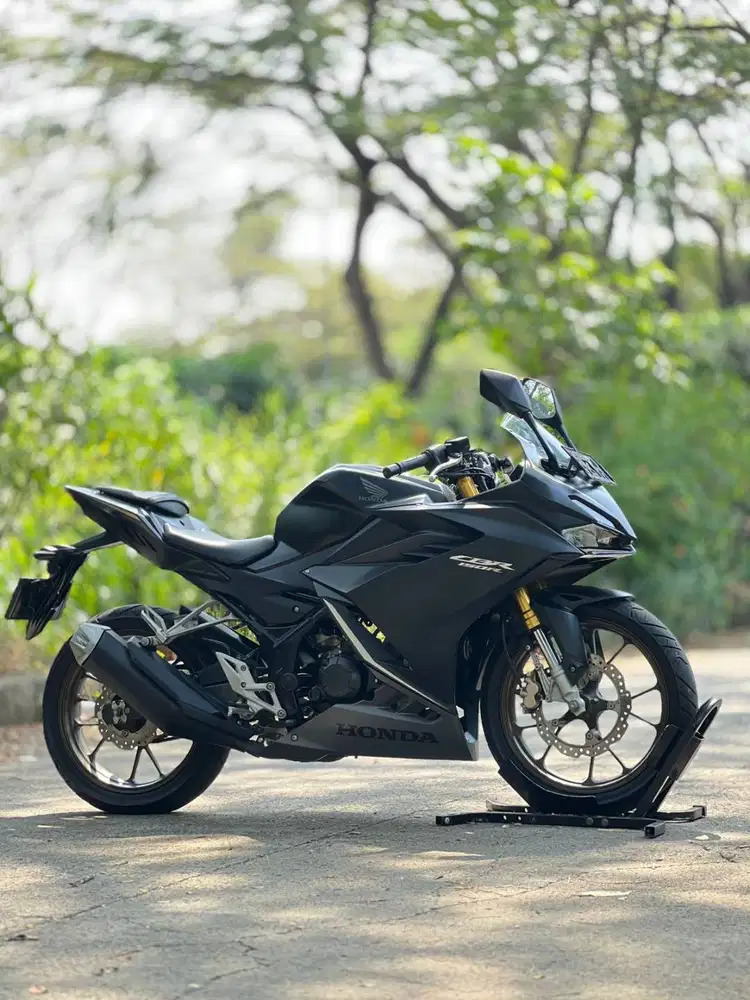 HONDA NEW CBR150R NON ABS 2023 HITAM SILVER KM LOW PAJAK ON KAYAK BARU