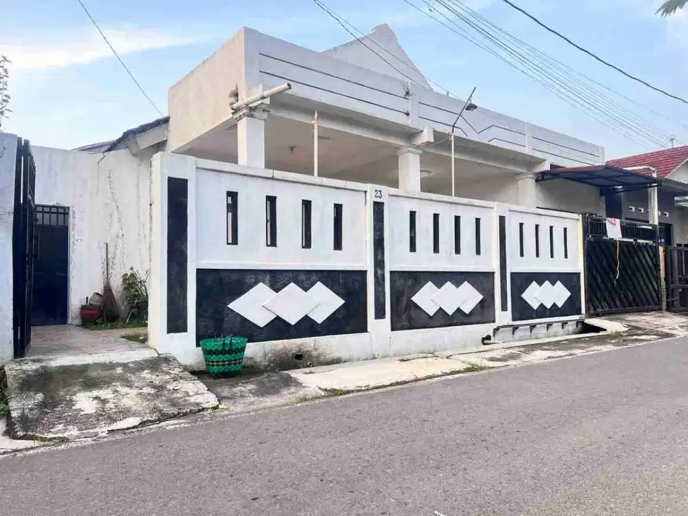 Rumah Bagus dan Luas Tengah Kota dekat Stadion Manahan