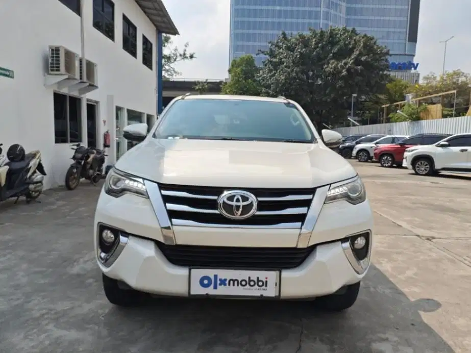 DP MURAH - Toyota Fortuner 2.4 4x2 VRZ Solar-AT 2019 Putih
