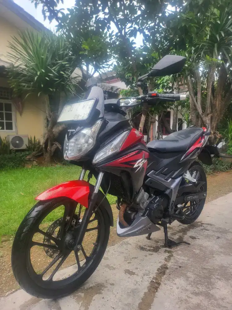 Honda CS 1 CS One 2012 Merah Hitam Pajak Hidup Full Orisinil Antik