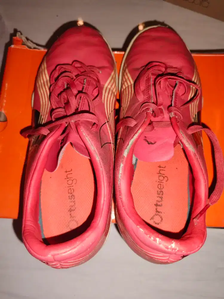 Sepatu futsal ortuseight size 38