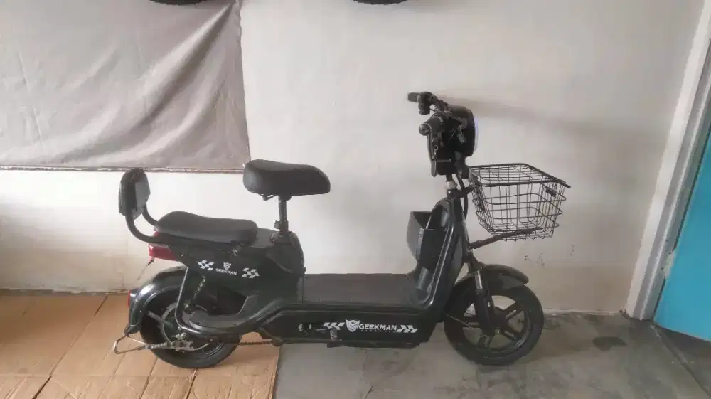 Di jual sepeda listrik lengkap,mins aki gak ada