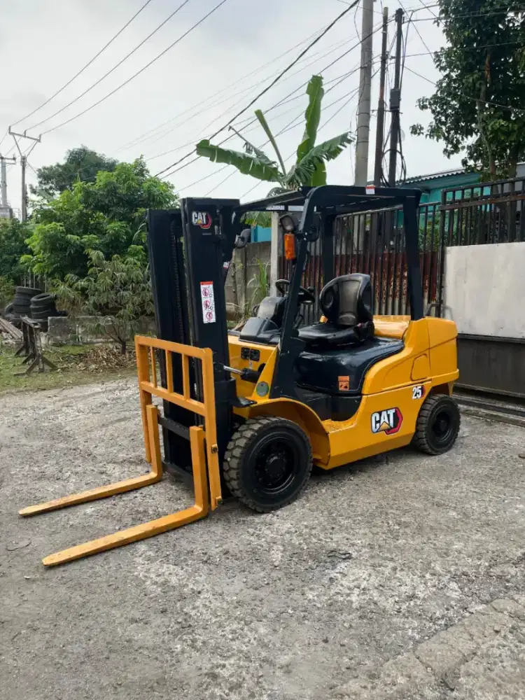 Forklift 2.5 Ton Caterpillar 2021 Cakep