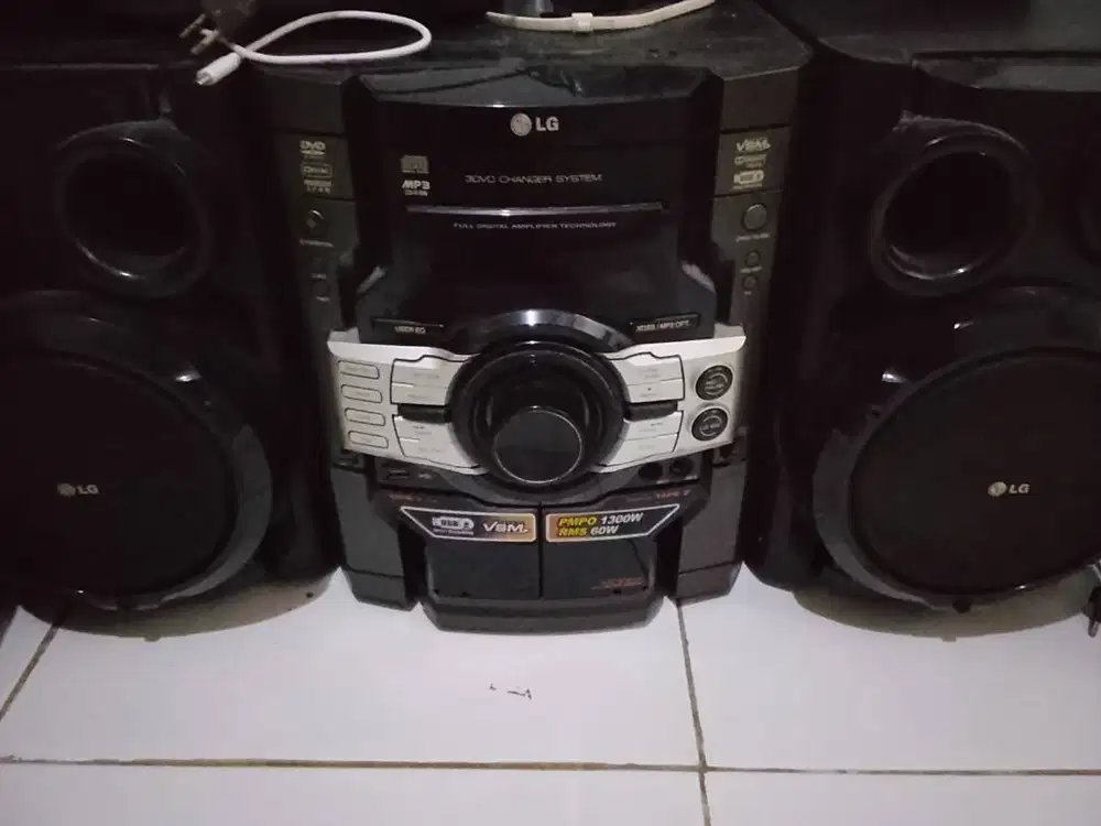 Mini compo HiFi merk LG 700rb nego