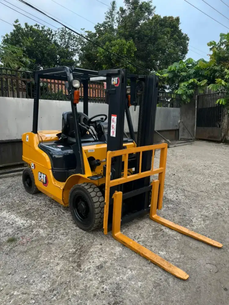 Forklift 2.5 Ton CAT 2021 siap kerja