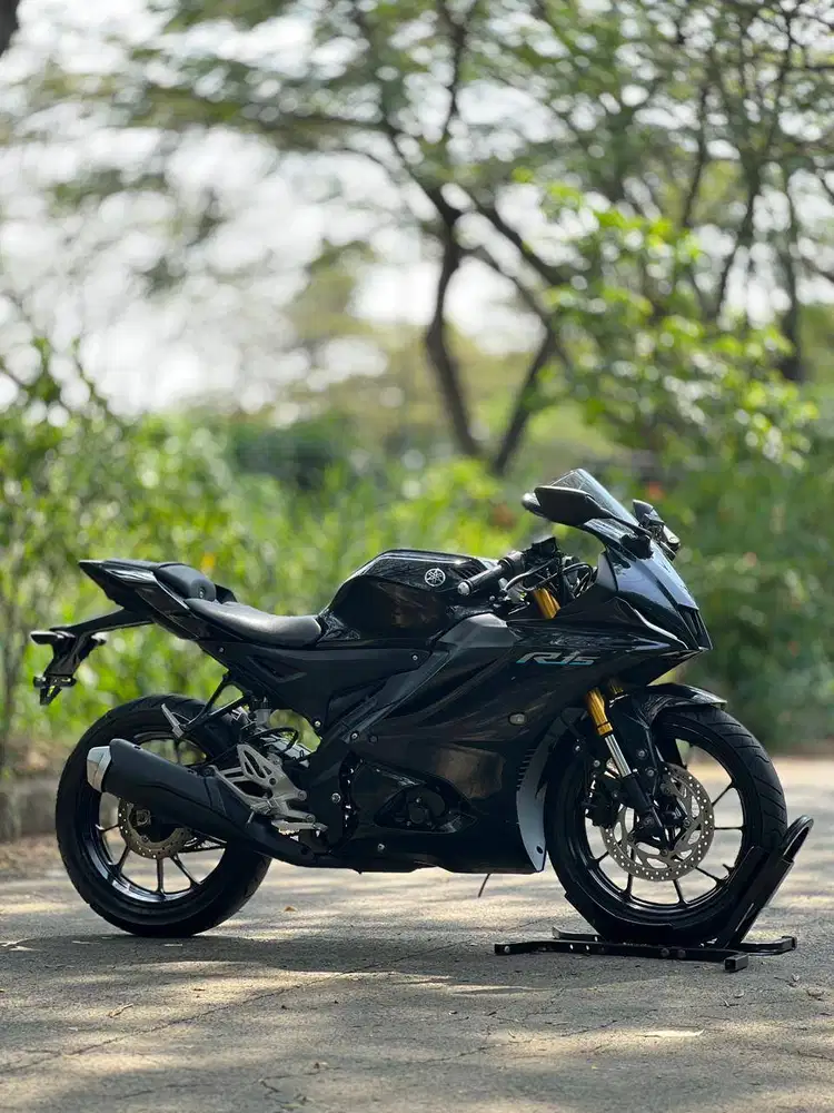 YAMAHA YZF R15 V4 HITAM 2022 KM LOW PAJAK PANJANG TANPA PR