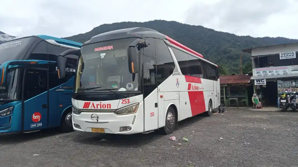 Driver bus pariwisata Dan jemputan karyawan