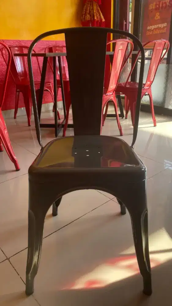 Kursi Cafe merk Informa dng kondisi yg bagus siap digunakan