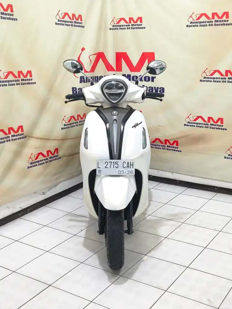 km 8 Ribu Yamaha grand filano Lux  125 tahun 2023 warna putih