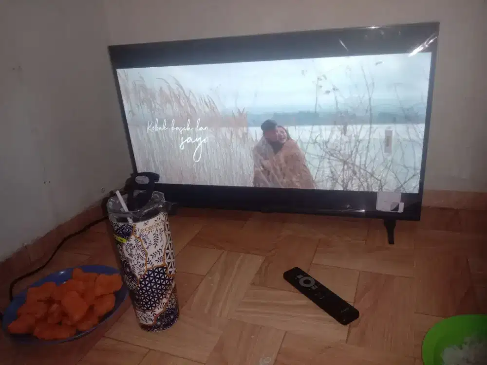 Tv merk Aqua 32inch