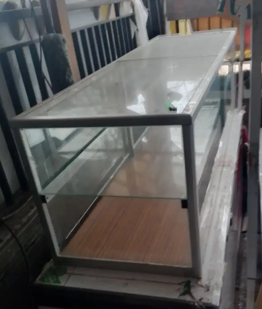 Etalase Kaca Warung Nasi