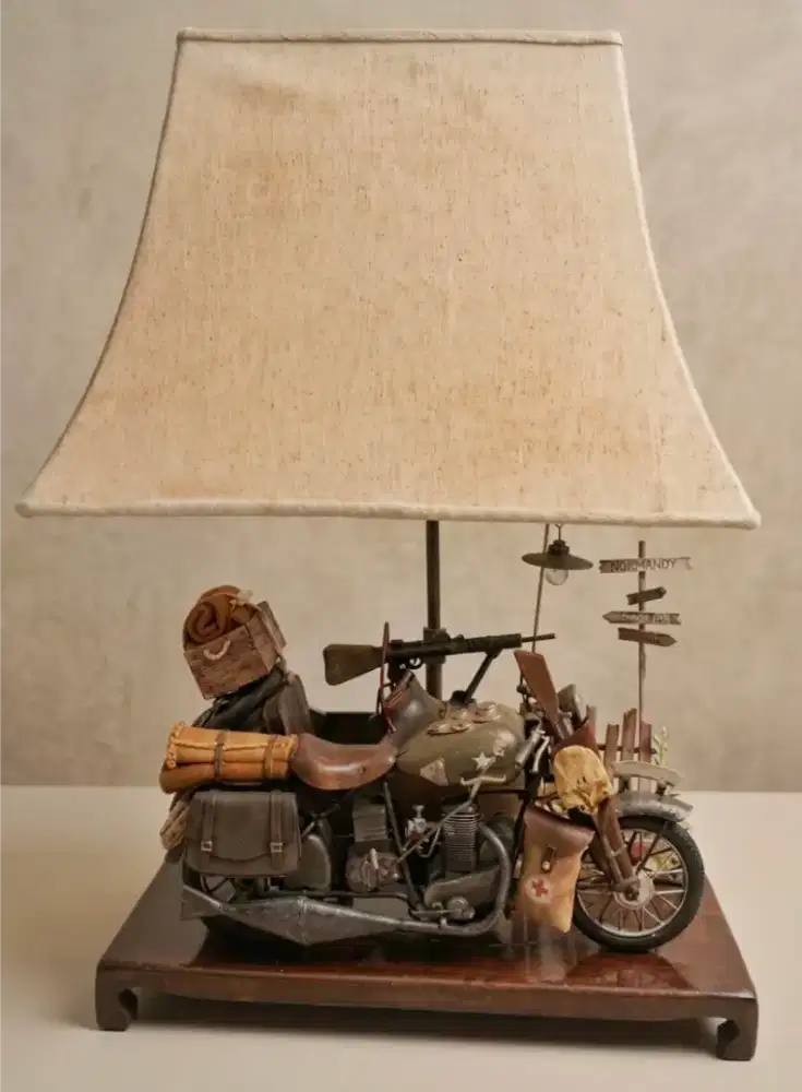 Dekorasi lampu meja sepeda harley tin toys logam vintage antik lawas