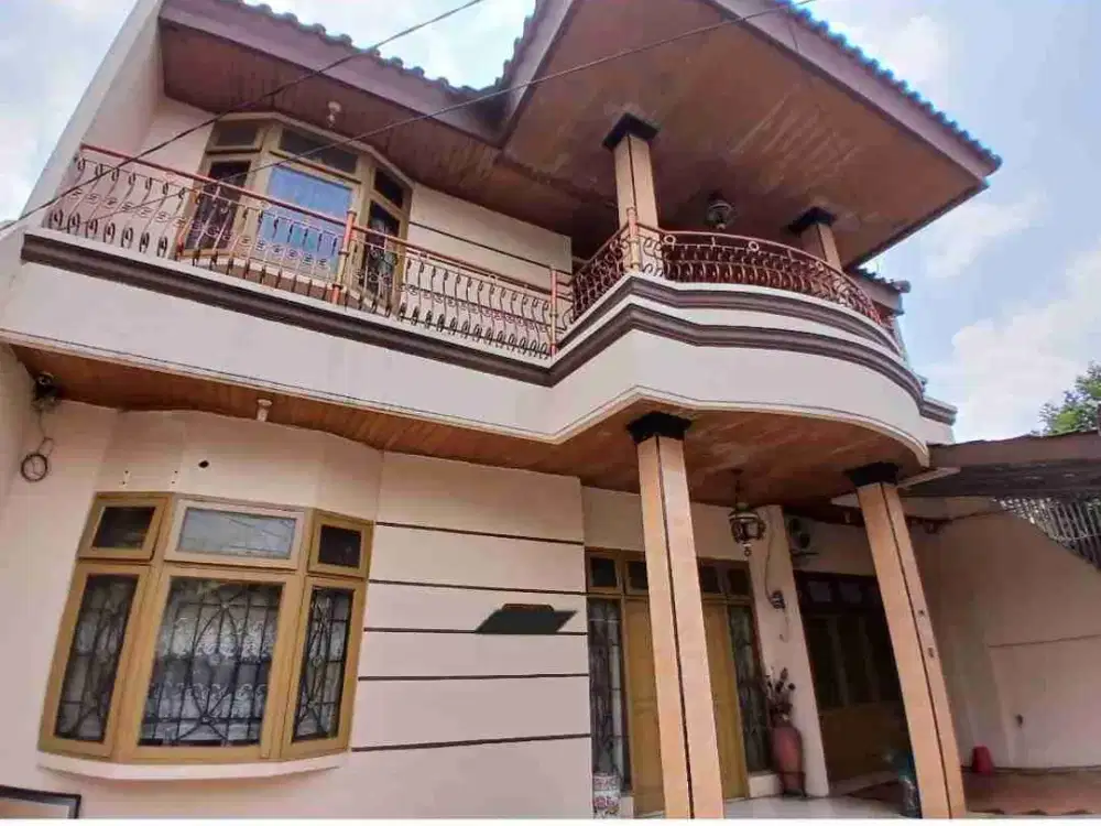 Disewa rumah 2 lantai Pondok kelapa Jakarta timur